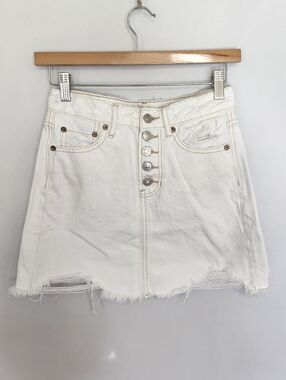 American Eagle Distressed Denim Skirt Size 00